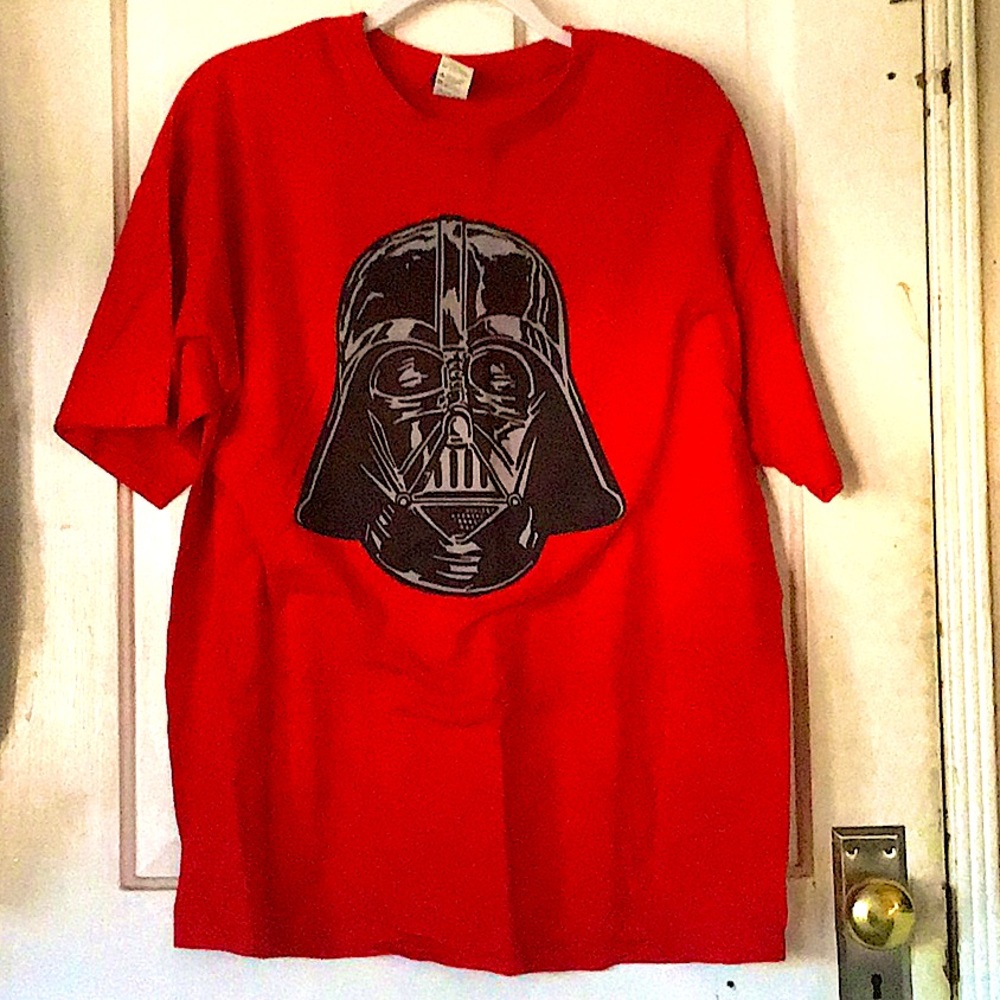 Star Wars Darth Vader shirt. In great condition!